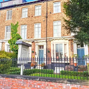 https://holmwood-house-hotel.yorkshirehotels.net