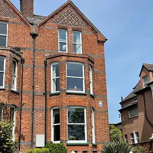 https://the-raffles.exeterhotels.net