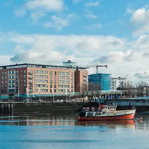 Hotel Dream, Belfast